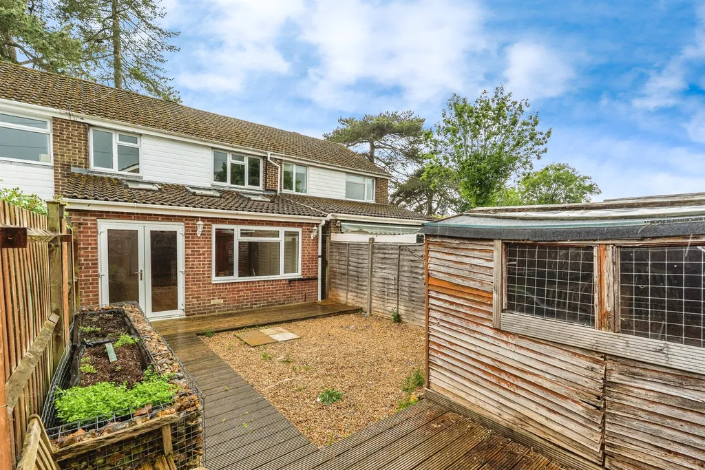 Landscaped Rear Garden with Shed – Romsey Semi-Detached